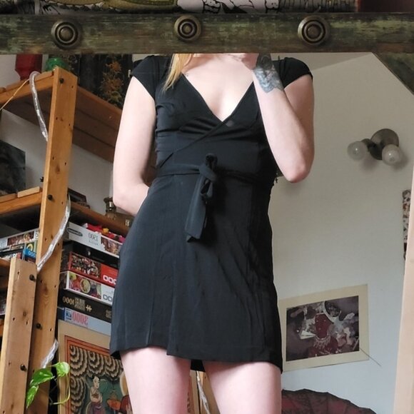 Diane von furstenberg black wrap mini dress- Size 0 - Picture 1 of 7